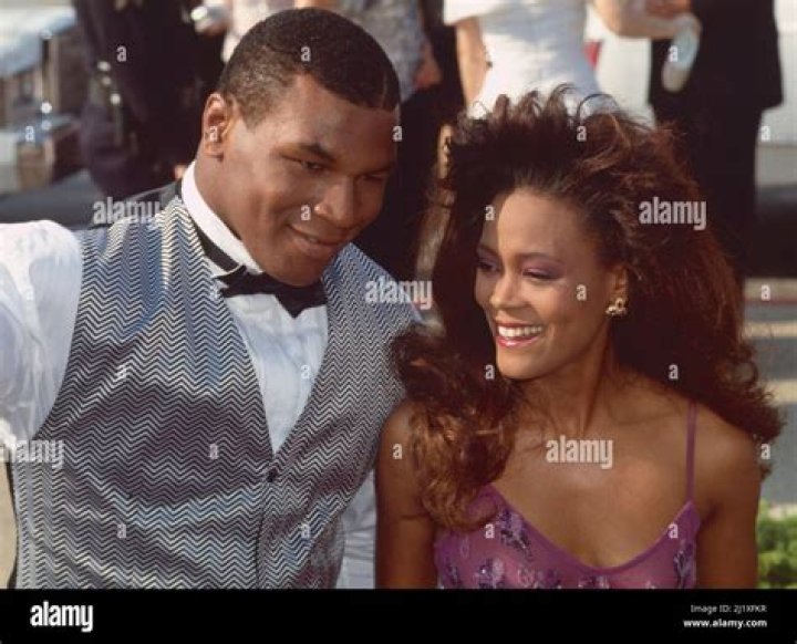 Did Robin Givens steal Mike Tyson's money? Did Robin Givens manipulate Mike Tyson?