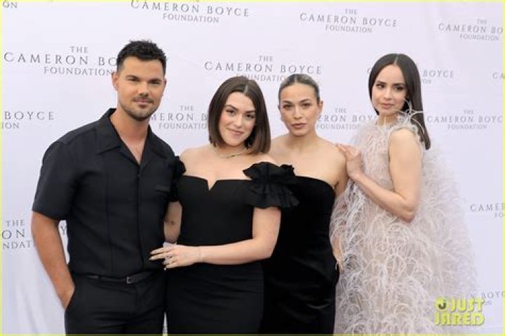 Did Sofia Carson and Cameron Boyce date? – Celebrity