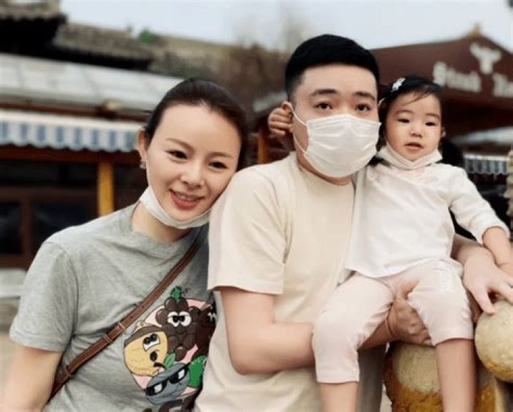 Ding Junhui’s wife Apple Zhang – age, Instagram, height, net worth, Wiki, Biography