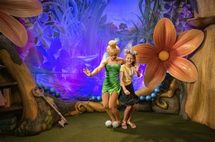 Disneyland Imagineer Weighs In On The Calls To Cancel Snow White