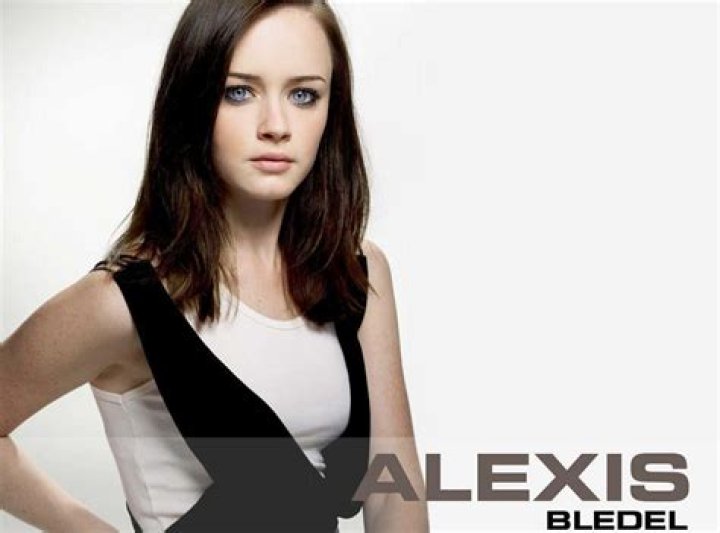Does Alexis Bledel Speak Spanish? – Celebrity