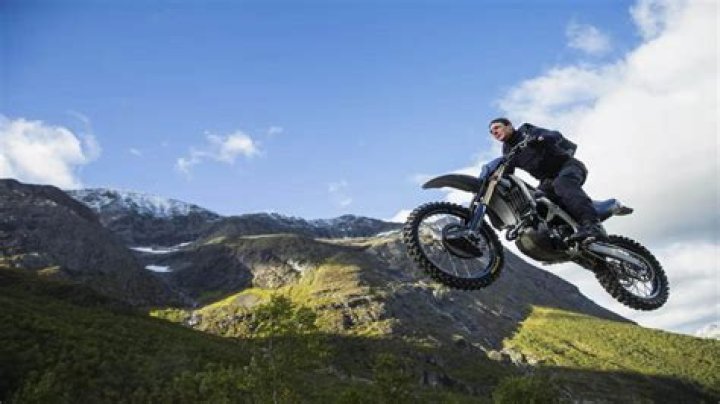 Does Ke Huy Quan do his own stunts?