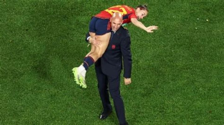 Does Luis Rubiales have kids?