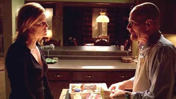 Does Skyler Cheat On Walt? – Celebrity
