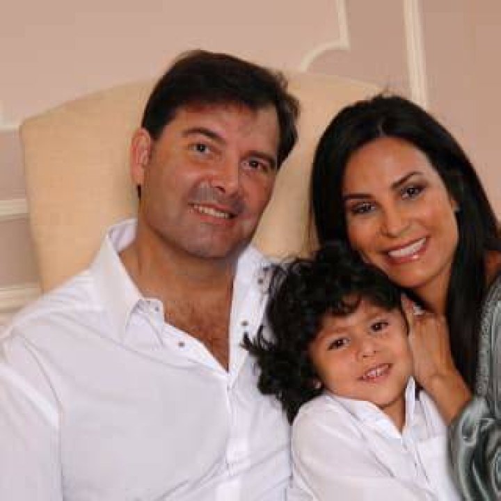 Dr. Constantino Mendieta, MD – Miami, FL