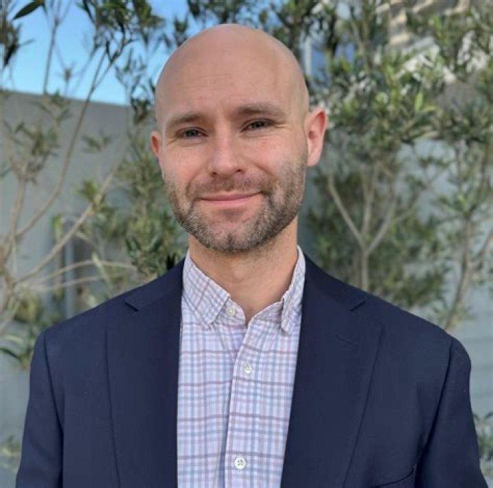 Dr. Elliot Sandberg, MD – Aurora, CO
