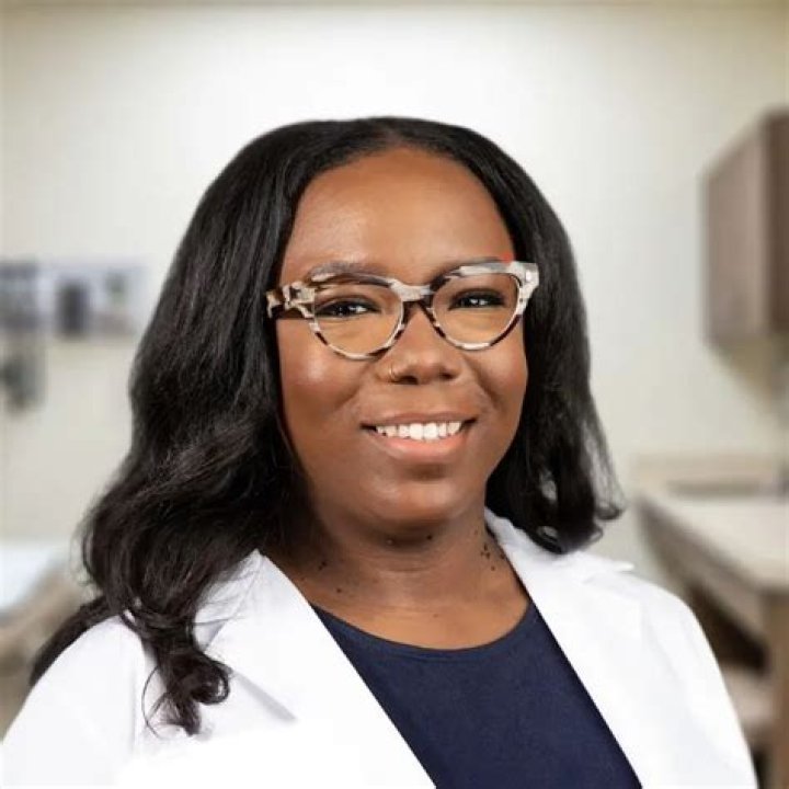 Dr. Imelda Sia, MD – Bloomingdale, IL