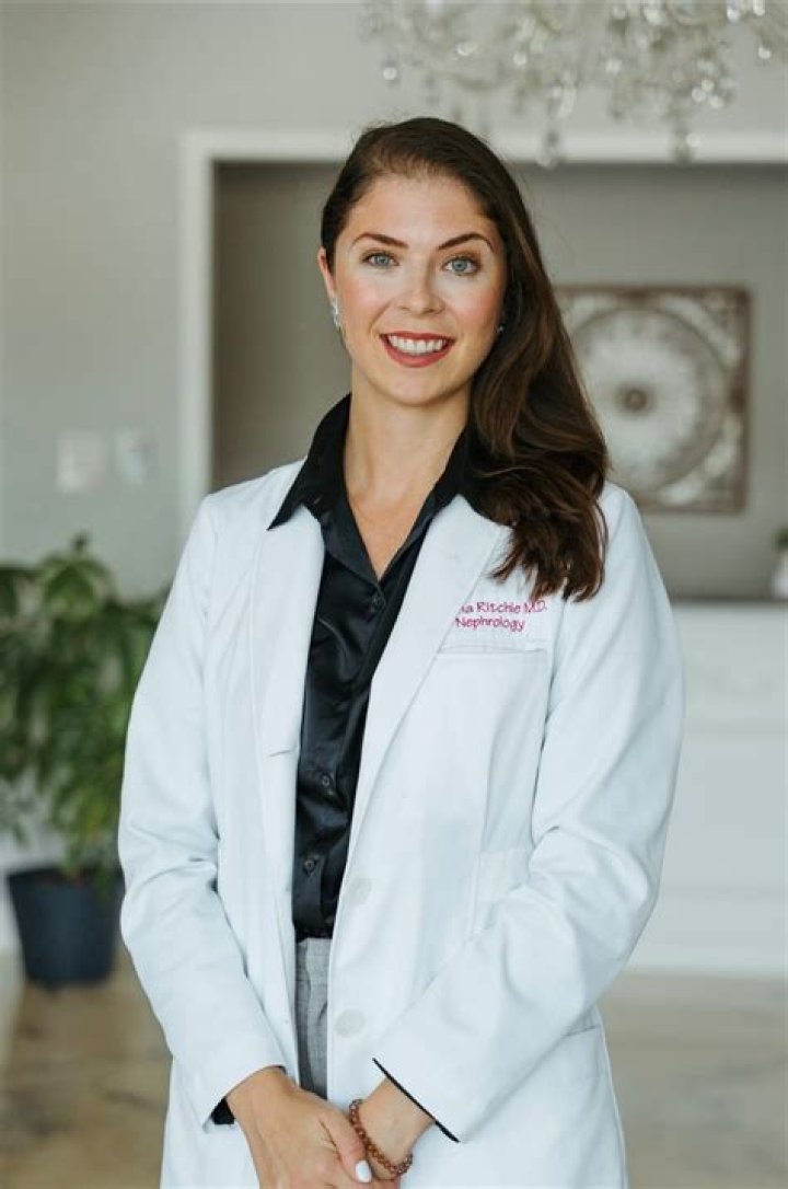 Dr. Leanna Hollander, DO – Saint Simons Island, GA