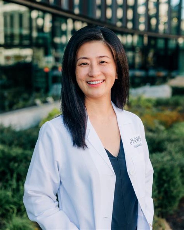 Dr. Minerva Zhou, MD – Saint Louis, MO