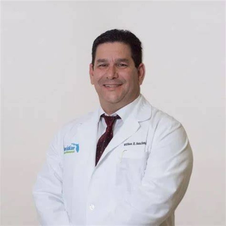 Dr. Oscar Salinas, MD – Hollywood, FL