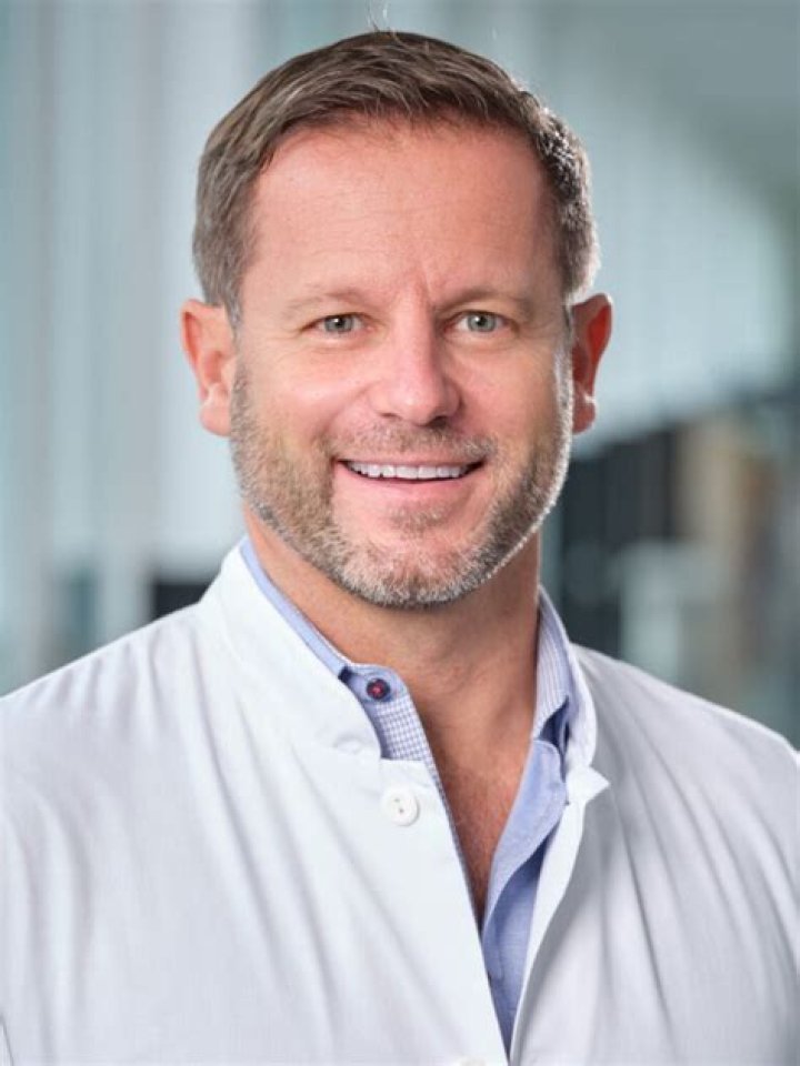 Dr. Robert Reisch, MD – Encino, CA