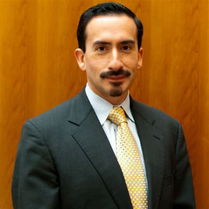 Dr. Roberto Flores, MD – Fajardo, PR