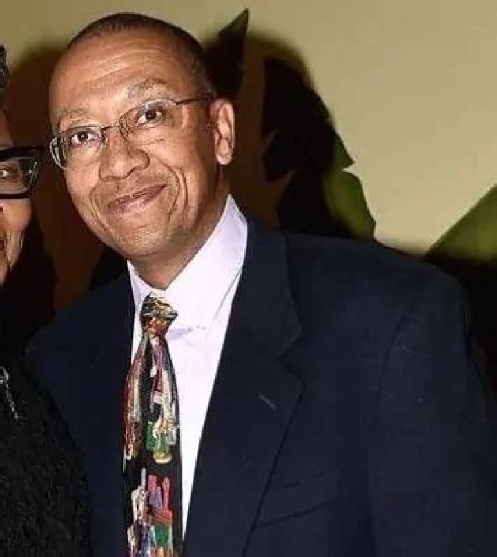 Dr. Roy Jonathan Cobb [Radiologist] Wiki, Wife, Net Worth, Age & More