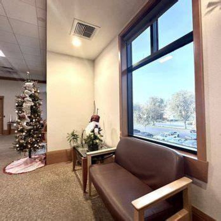 Dr. Tommy Lee, MD – Bakersfield, CA