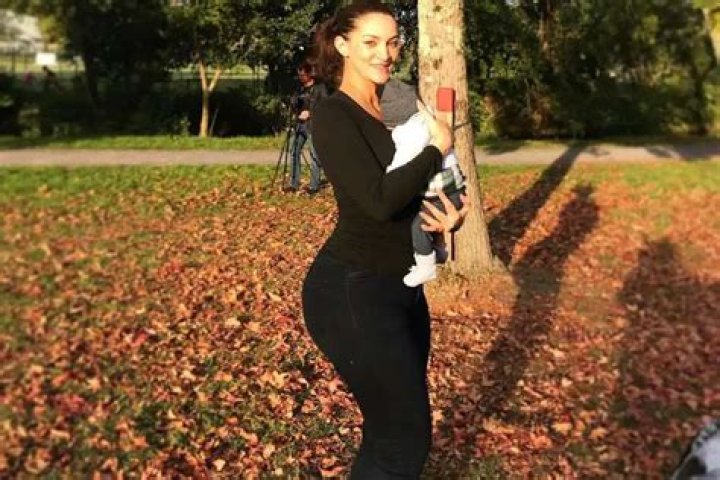 Drake’s Baby Mama, Sophie Brussaux, Shows Off Her Killer Abs And Reveals Her Cellulite In Stunning Bathing Suit Photos — Fans Love Her Fierceness