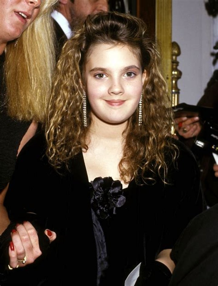 Drew Barrymore Bra Size, Age, Weight, Height, Measurements
