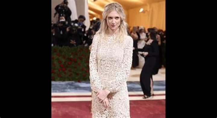 Elizabeth Debicki followed lady DI’s lead at the Met Gala 2022