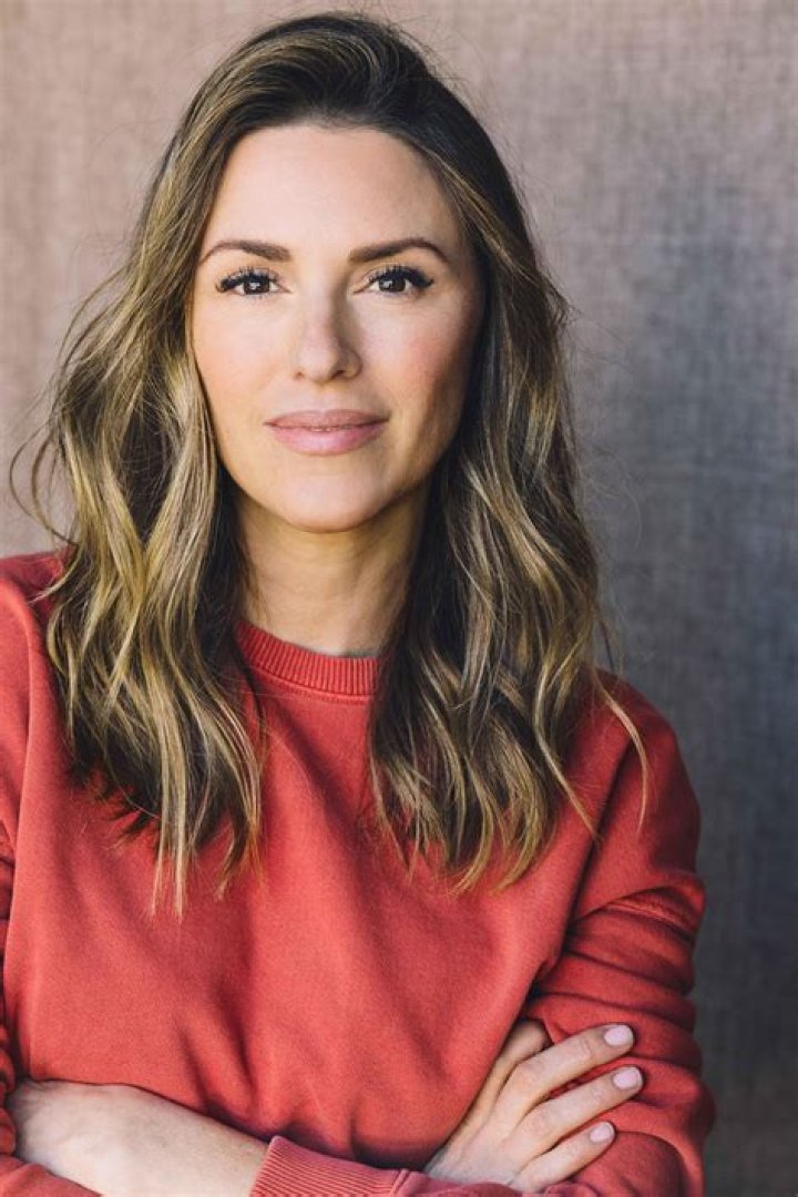 Elizabeth Hendrickson Net Worth