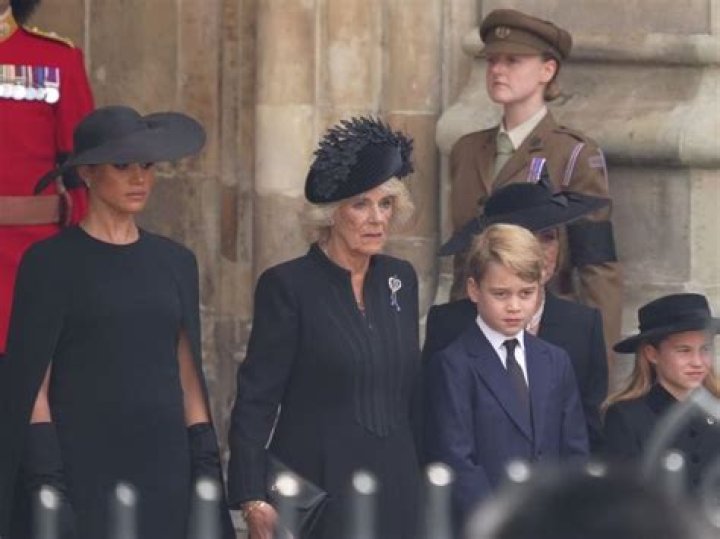 Elizabeth II almost burst into tears n public because of what her granddaughter did