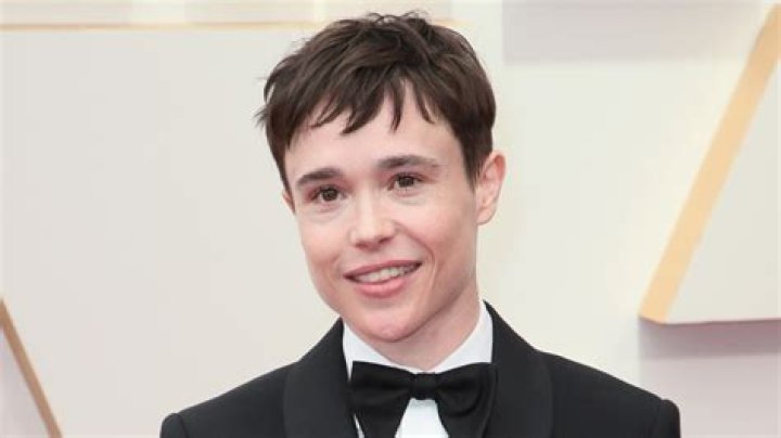 Elliot Page makes surprise Oscars appearance with ‘Juno’ co-stars