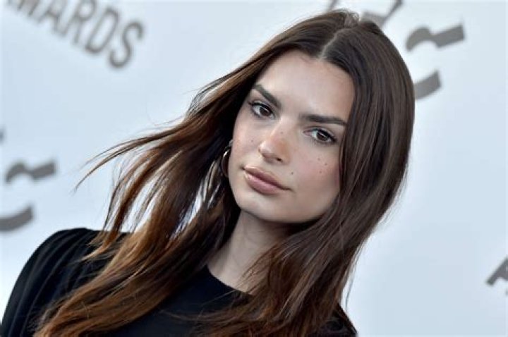 Emily Ratajkowski Does Not Have Any Nice Things To Say About Ana De Armas’ Blonde Even Though She Hasn’t Even Seen It Yet