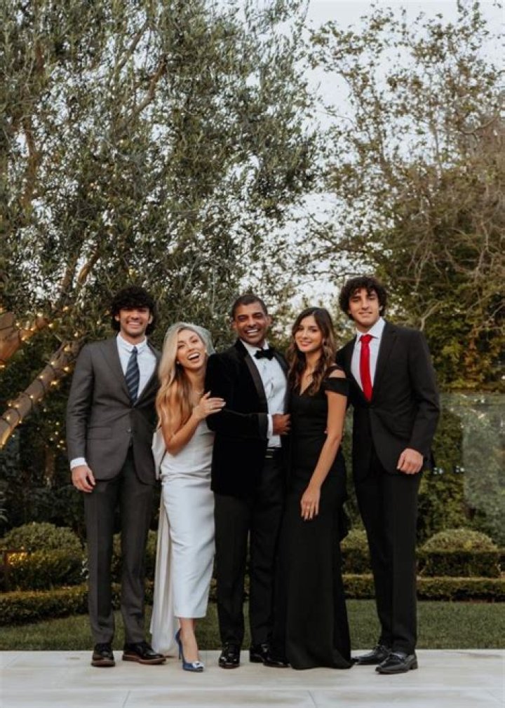 Eric Mays family, wife, children, parents, siblings