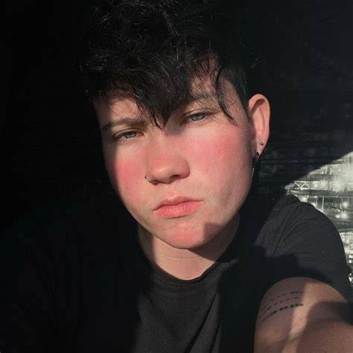 Eric Wakeham (TikToker) Wikipedia, Bio, Age, Height, Weight, Sexuality, Girlfriend, Net Worth, Facts