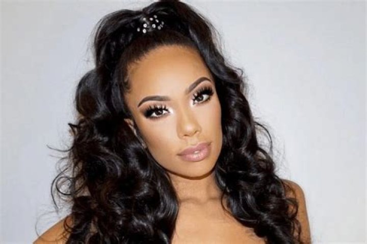 Erica Mena Is ‘Belly Flexing’ On The ‘Gram – See Her Latest Pregnancy Photo