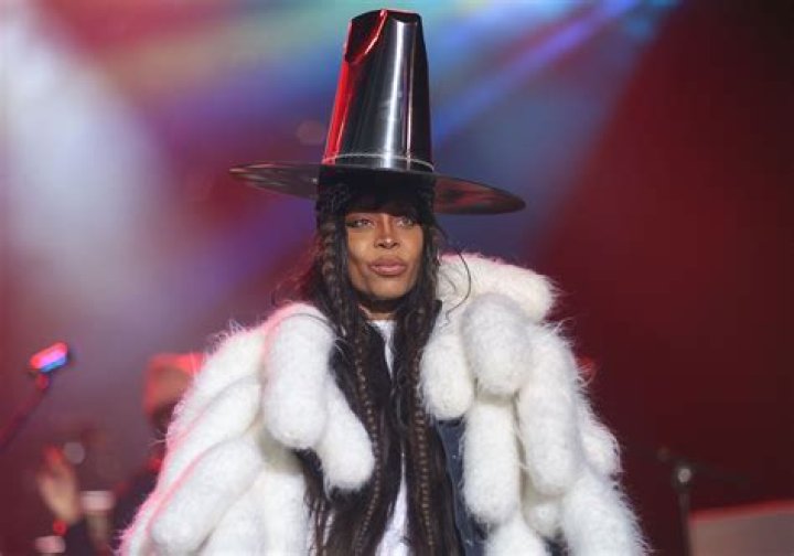 Erykah Badu Age, Songs and Albums, Tour, Instagram, Young