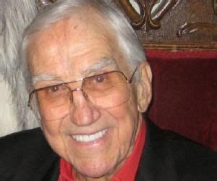 Famous People From Michigan & Celebs Born In Michigan.