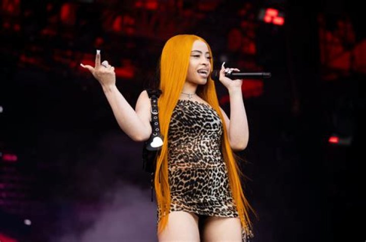 Fan spiritually gifts Ice Spice a bible after recent performance