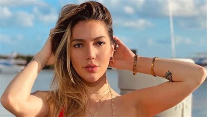 Frida Sofía in Bathing Suit "Fascinates" — Celebwell