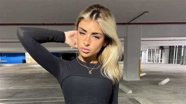 Gabriella Annalisa TikTok Age, Height, Boyfriend, How old tall is the Tik Tok Artist?
