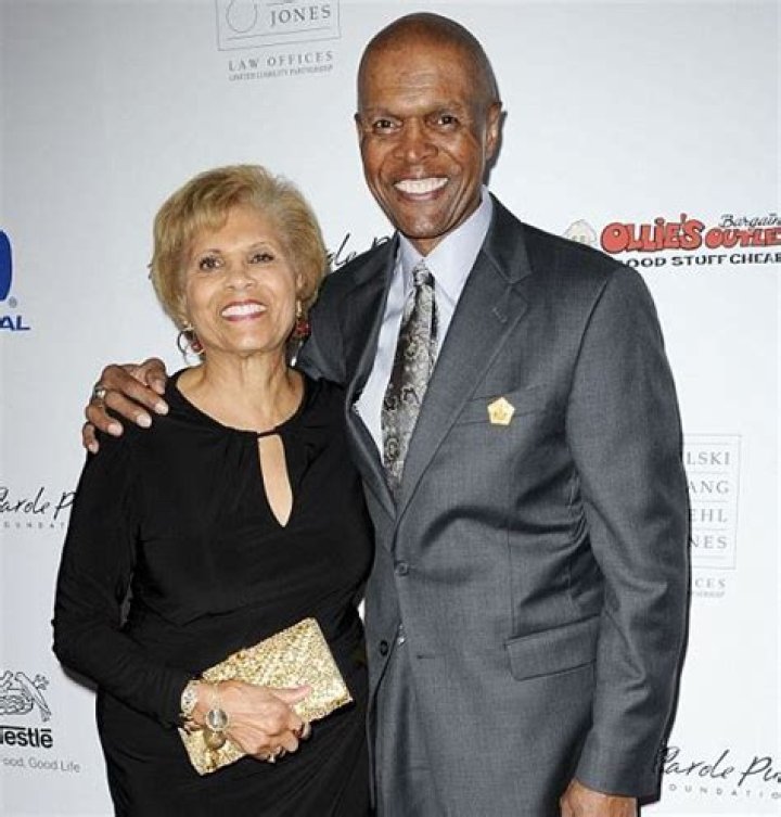 Gale Sayers’ Brother Ron Sayers Bio, Wiki, Age, Wife and Net Worth