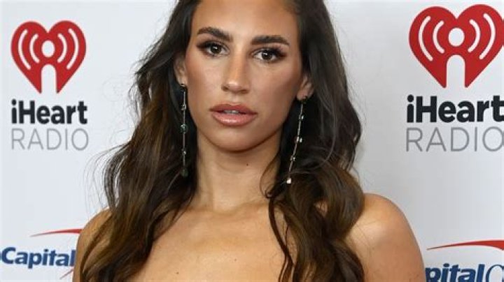 Genevieve Parisi in Bathing Suit Poses With "The Yin to my Yang" — Celebwell