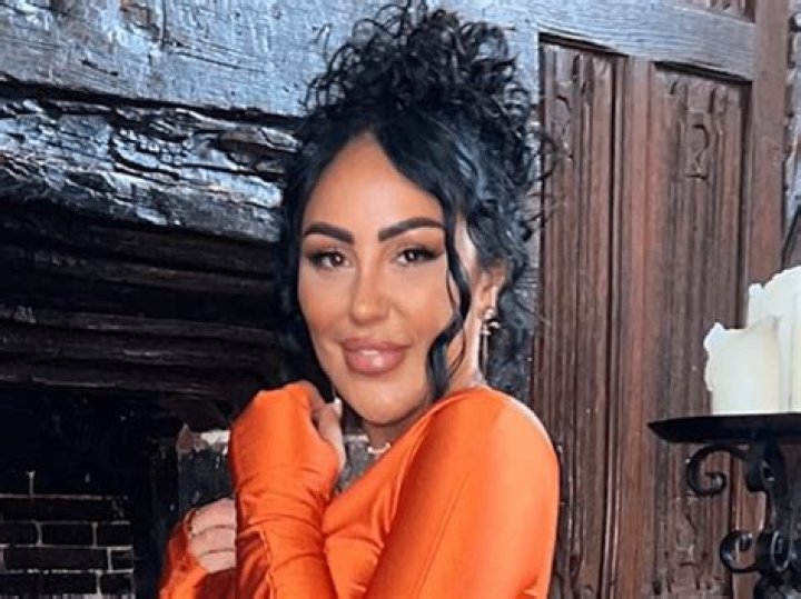 Geordie Shore Star Sophie Kasaei Shares Swimsuit Photo Quoting Family Guy