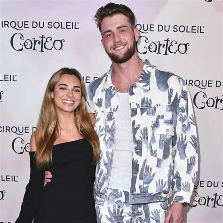 Georgia Hassarati Wiki, Age, Boyfriend, Height & Facts