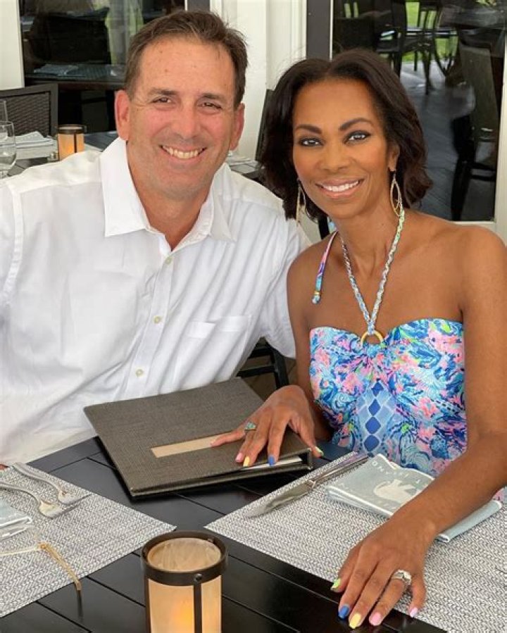 Gloria Riviera Bio, Wiki, Age, Husband, Family, Salary and Net Worth