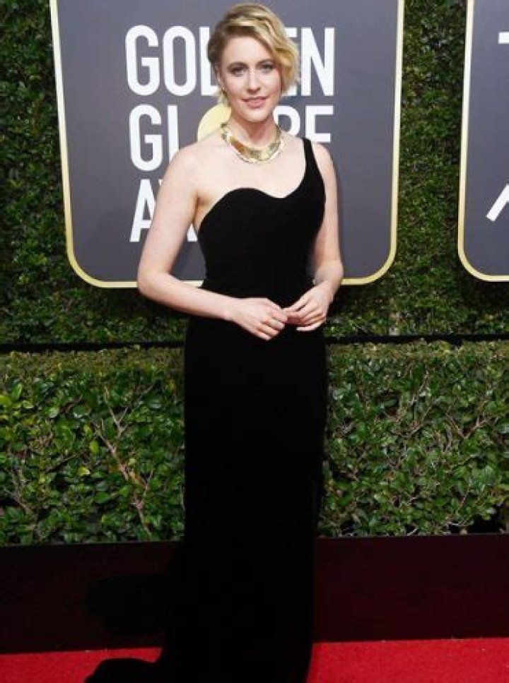 Greta Gerwig Height Weight Bra Size Body Measurements Age Stats Facts