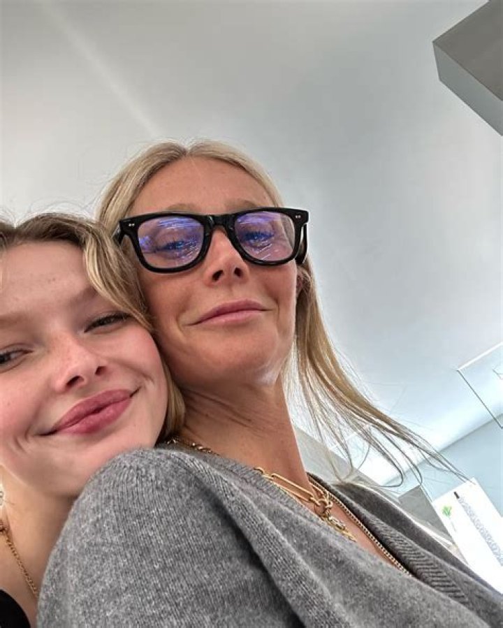 Gwyneth Paltrow’s Daughter Apple Martin Makes Rare Appearance On Instagram – She Looks Just Like Her Mom!