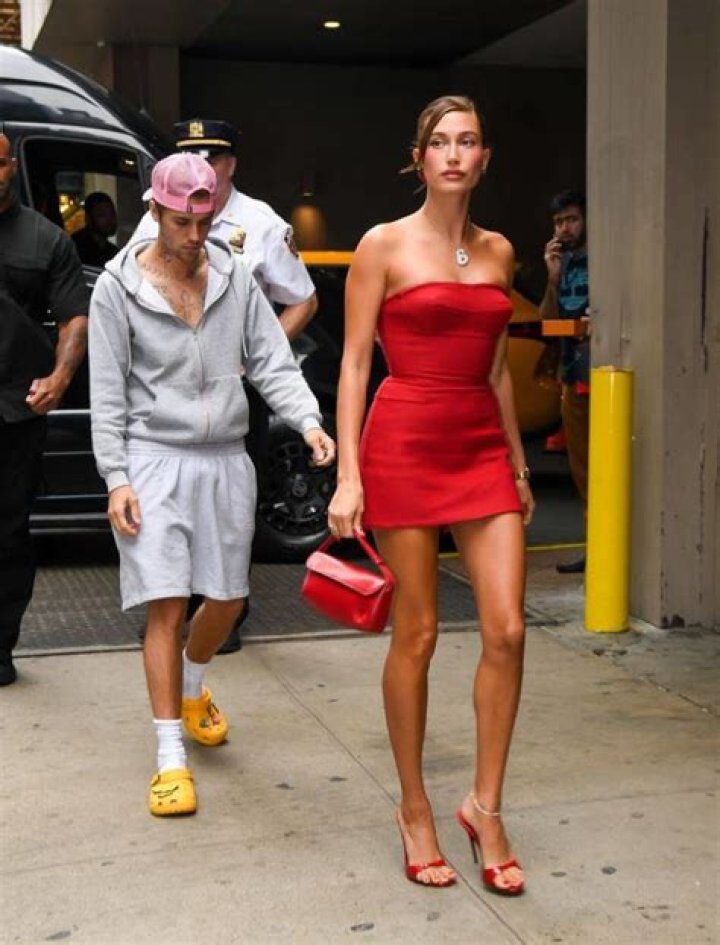 Hailey Baldwin Bieber Wears Triangl Maci Two-Piece Bathing Suit With Anita Ko Meryl Gold Hoops