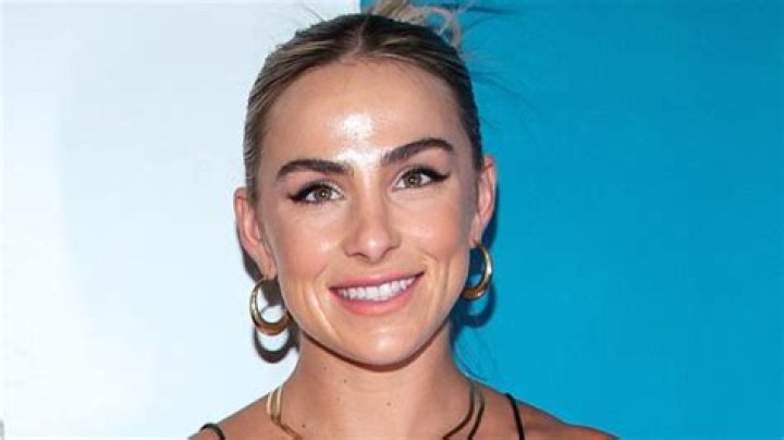Hanna Cavinder in Bathing Suit Turns "Twenty-Two!" with Sister Haley — Celebwell