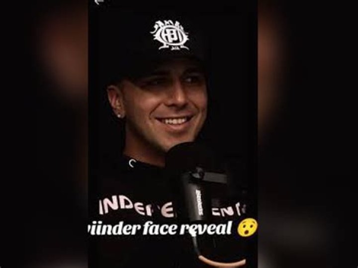 Has Doni Bobes Revealed His Face? Here’s Everything To Know About The YouTuber