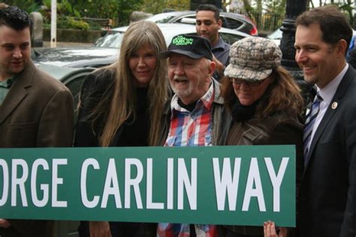 How did George Carlin's wife die?