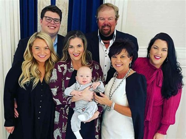 How many biological children does Toby Keith have?