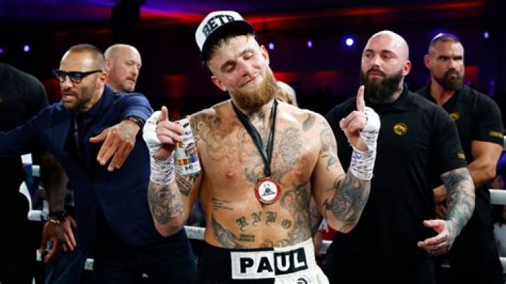How many fights has Jake Paul lost?