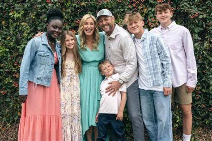 How Much Do Jenny And Dave Marrs Earn? Details About Their Net Worth And Kids