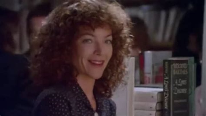 
How Much Money Does Amy Irving Make? Latest Income Salary
