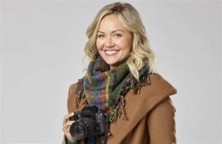 
How Much Money Does Emilie Ullerup Make? Latest Income Salary

