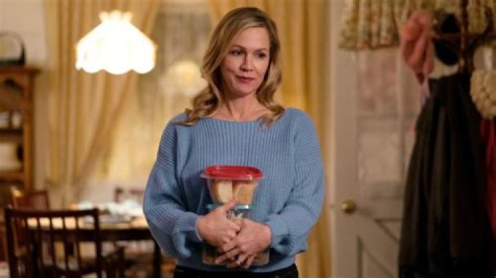 
How Much Money Does Jennie Garth Make? Latest Income Salary

